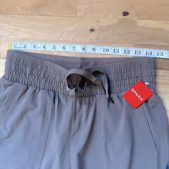 Spanx NWT out of office cargo joggers smoke M - Picture 8 of 10